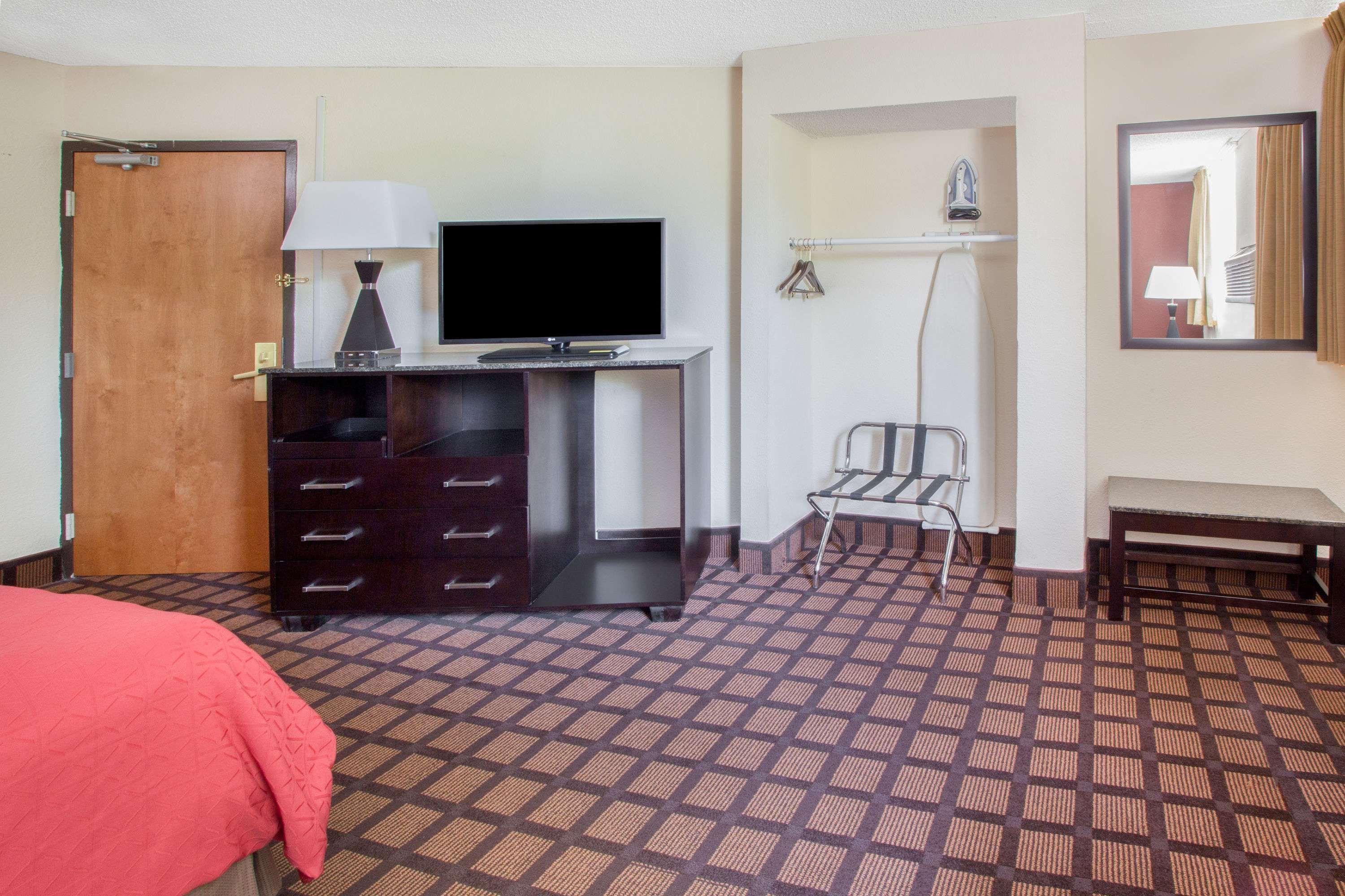 Super 8 By Wyndham Chicago Il Hotel Ngoại thất bức ảnh